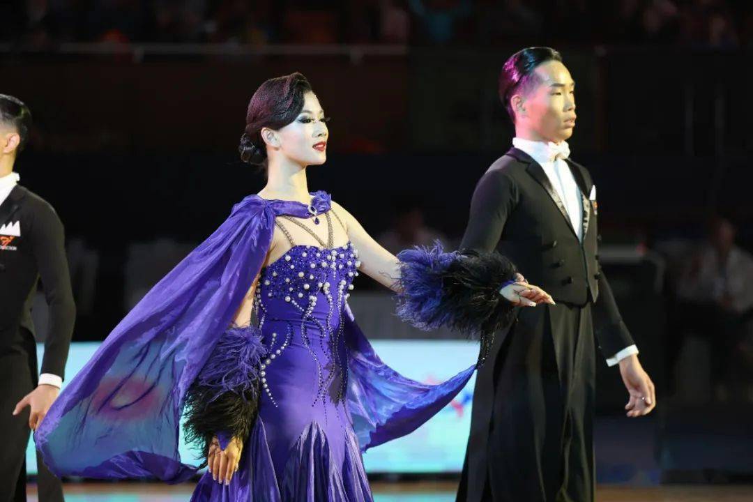 体育舞蹈锦标赛:律动中的艺术表现 体育舞蹈锦标赛:律动中的艺术表现