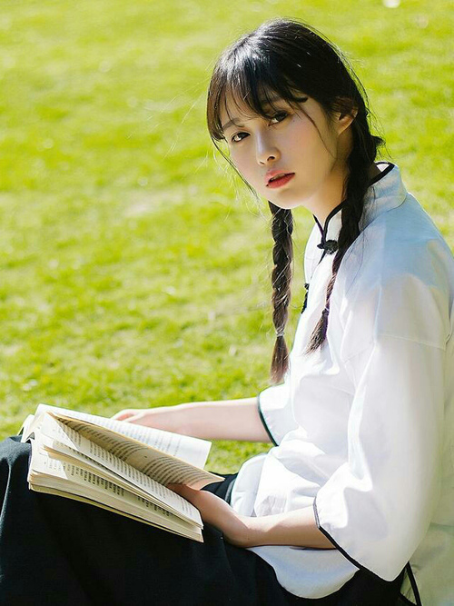 门兴格拉德巴赫签约新后卫,门兴格拉德巴赫首发阵容