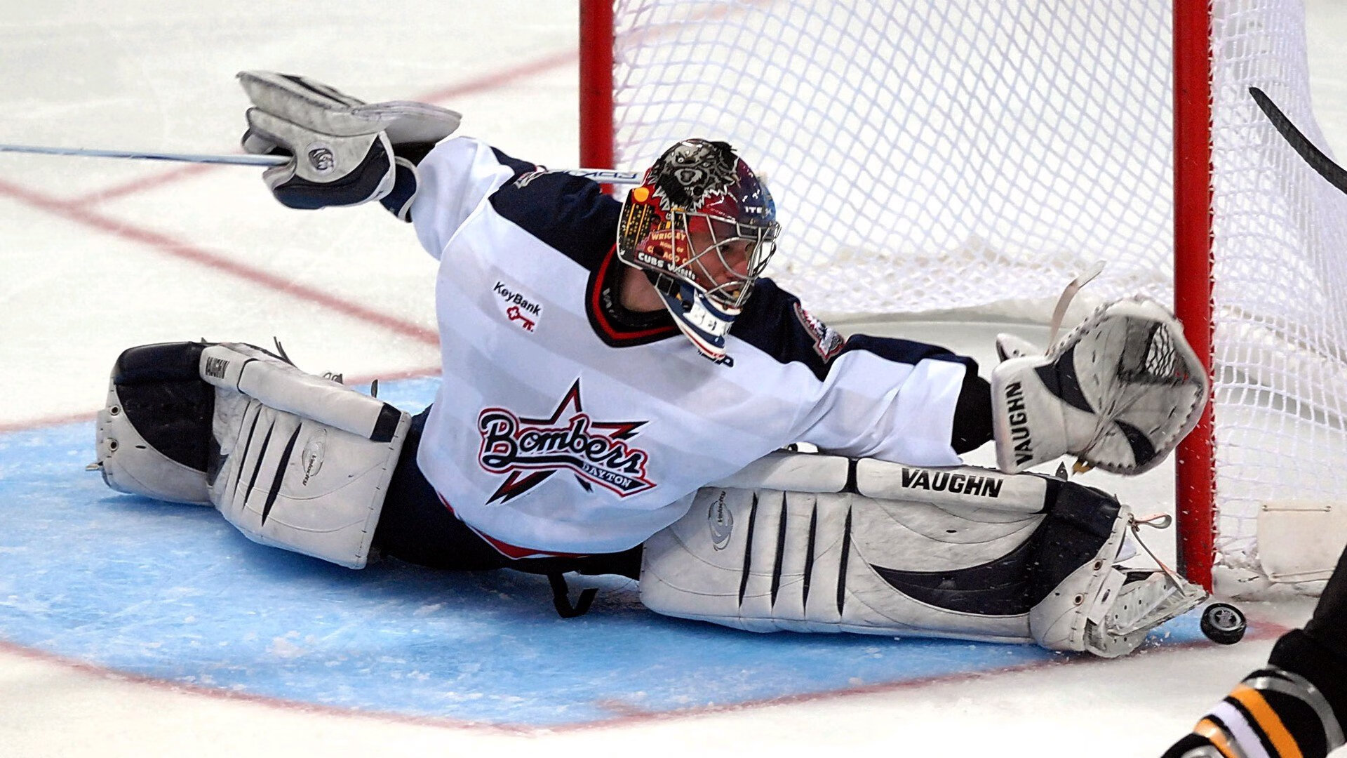 爱游戏全站-“机器人裁判：让比赛更公平，还是会引发新的争议？行业专家深度讨论”